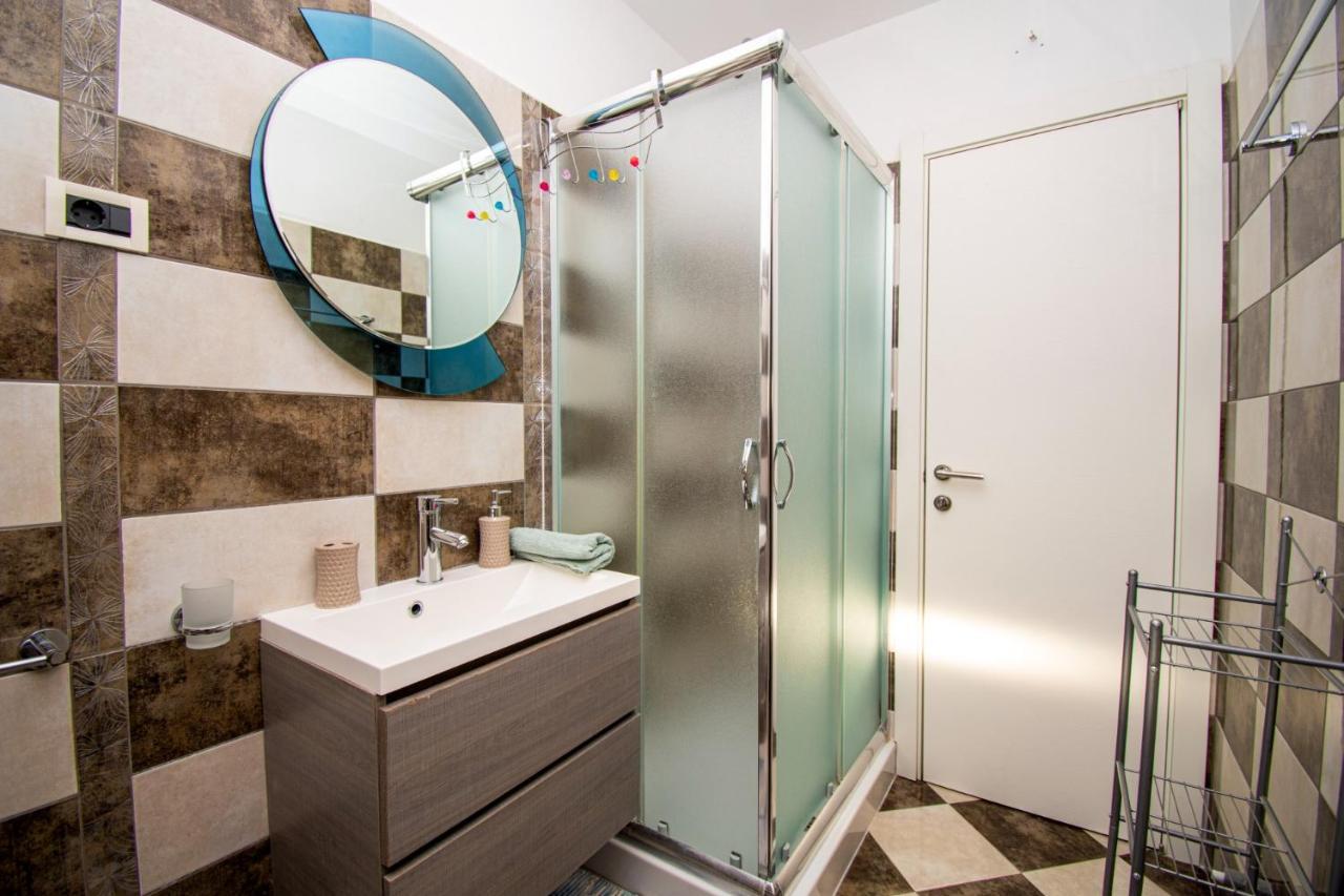 Apartments With Pool In Pula,Croatia Экстерьер фото