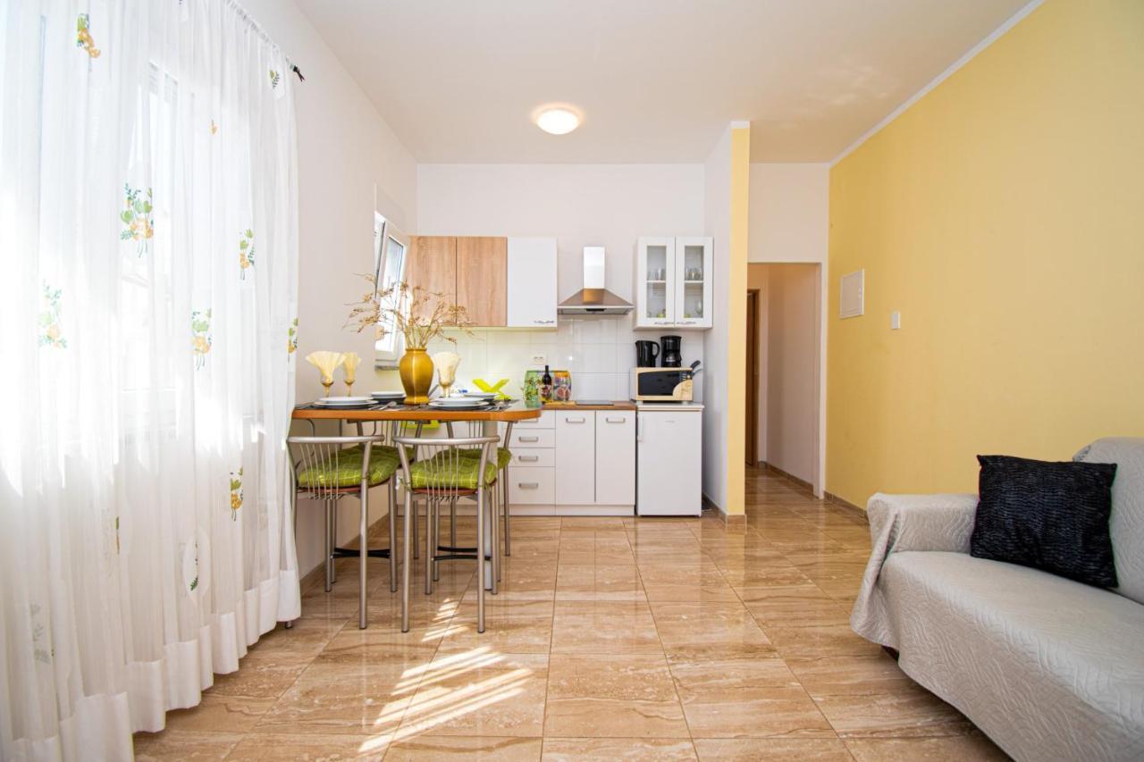 Apartments With Pool In Pula,Croatia Экстерьер фото