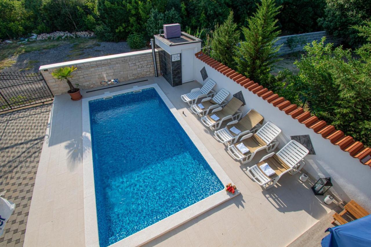 Apartments With Pool In Pula,Croatia Экстерьер фото